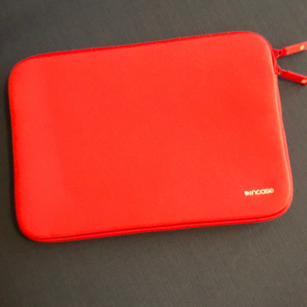 13 inch Coral incase laptop sleeve